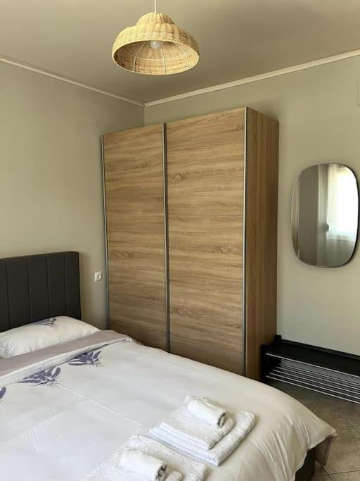 Letty'S Cozy Flat Apartment Peraia  Bagian luar foto